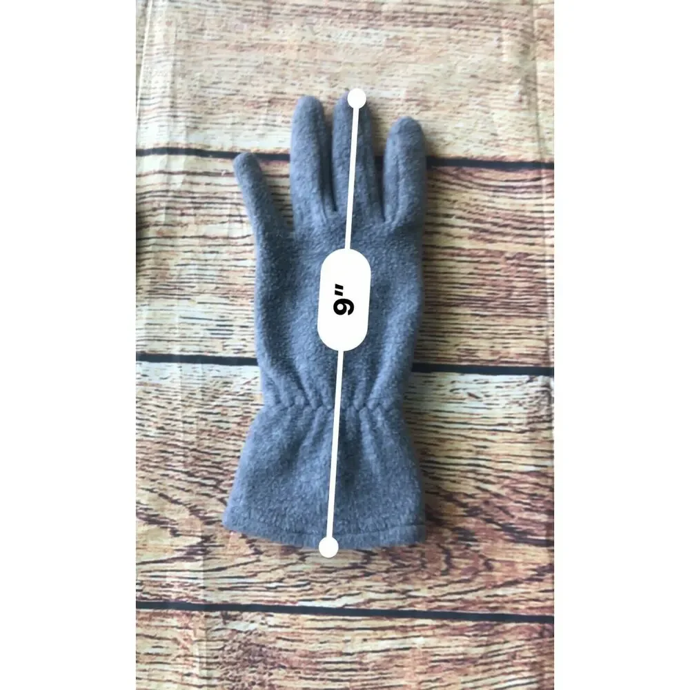 Set of Gray Warm Winter Snow Gloves Heat Sensitive Finger Pads
